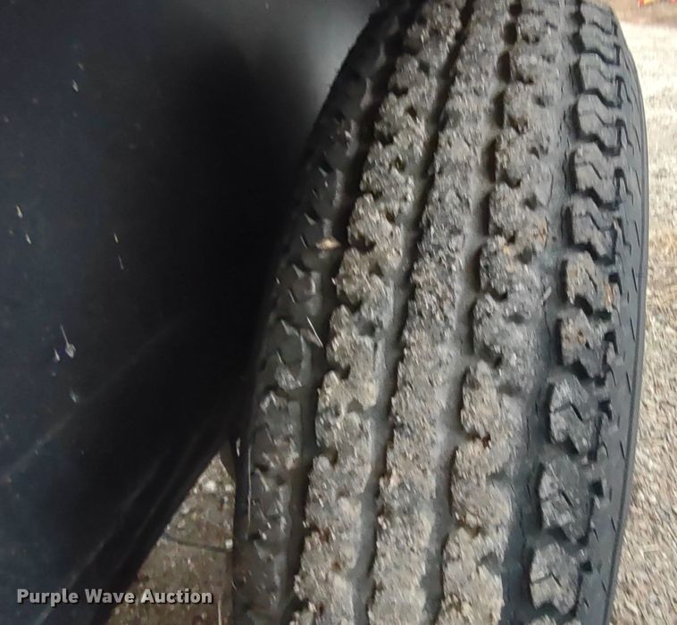 image for item DR8072 Meridian 375RT  seed tender trailer