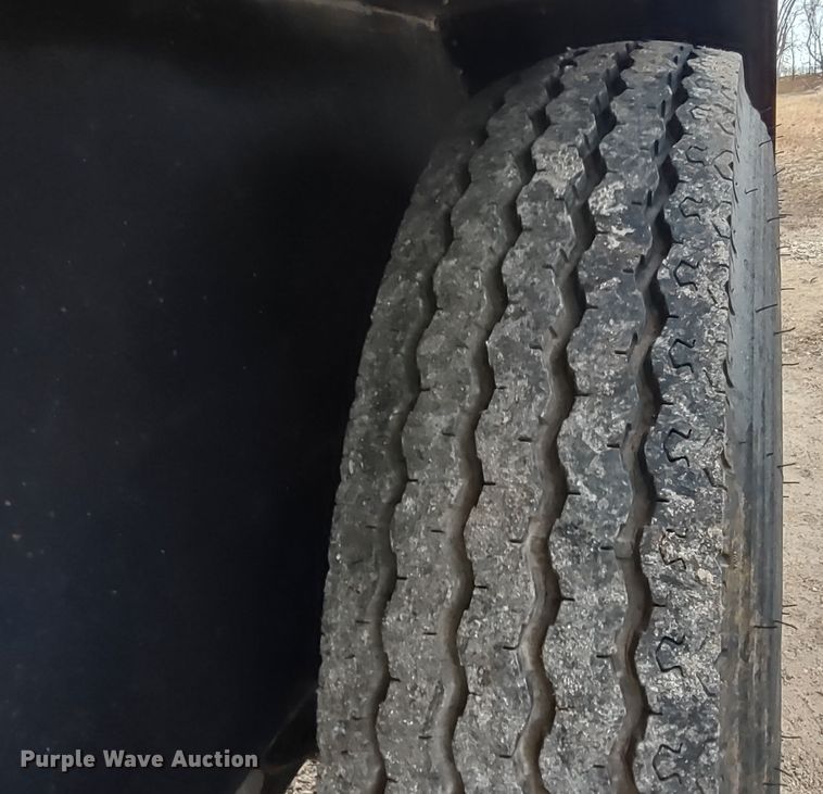 image for item DR8072 Meridian 375RT  seed tender trailer