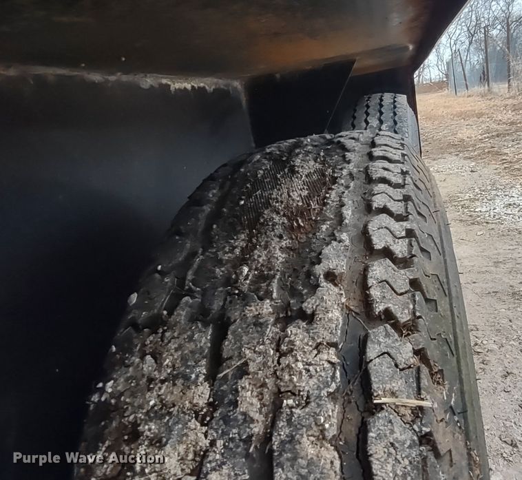 image for item DR8072 Meridian 375RT  seed tender trailer