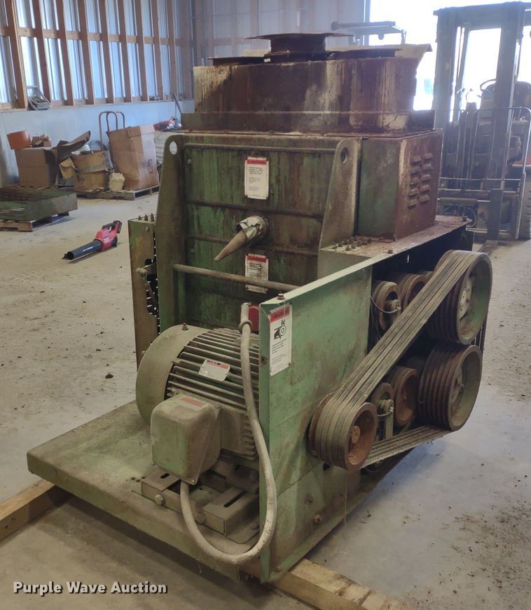 image for item DR8074 Roskamp  hammer mill