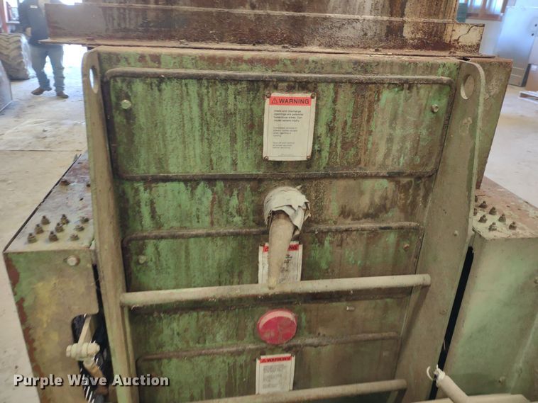 image for item DR8074 Roskamp  hammer mill