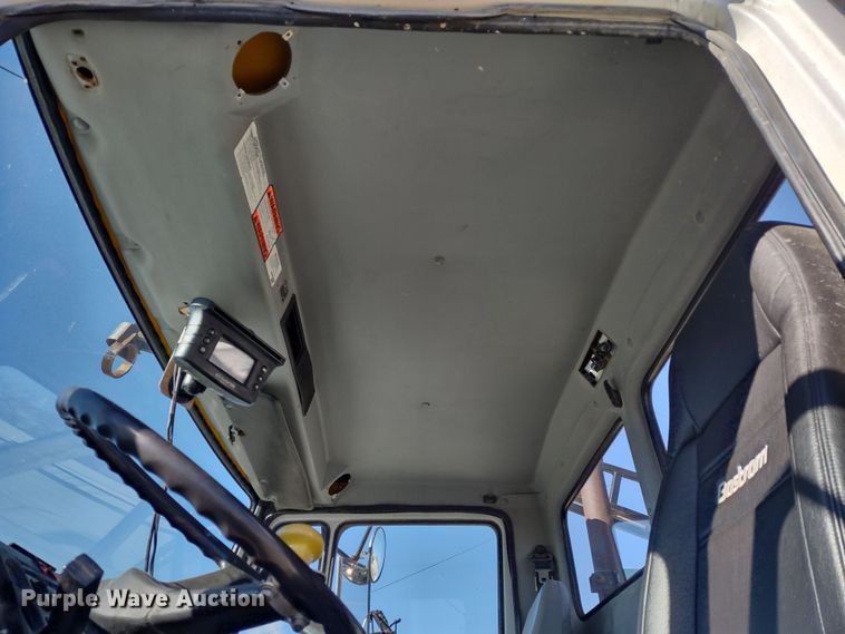 image for item DR8075 1993 Freightliner  applicator truck