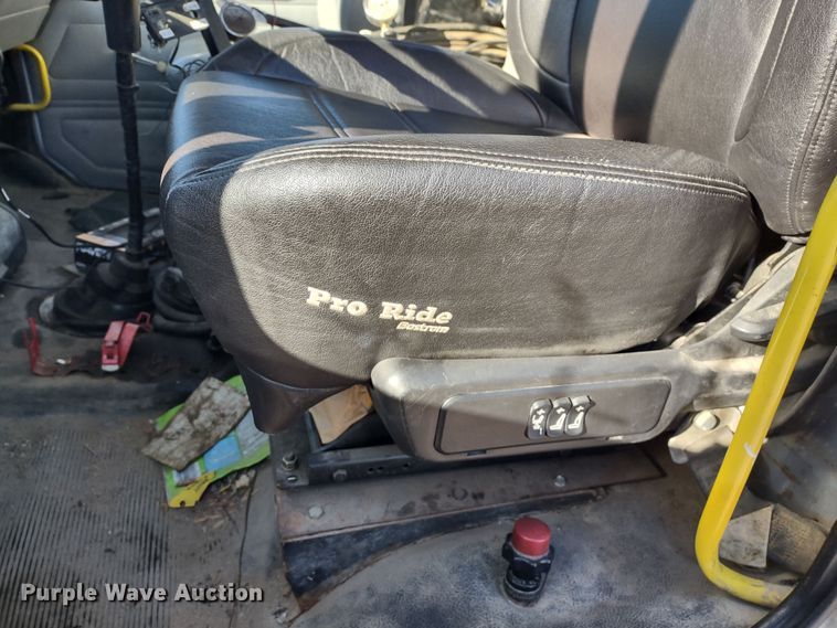 image for item DR8075 1993 Freightliner  applicator truck