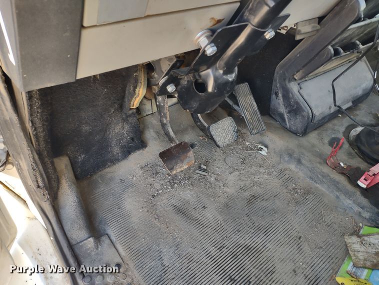 image for item DR8075 1993 Freightliner  applicator truck