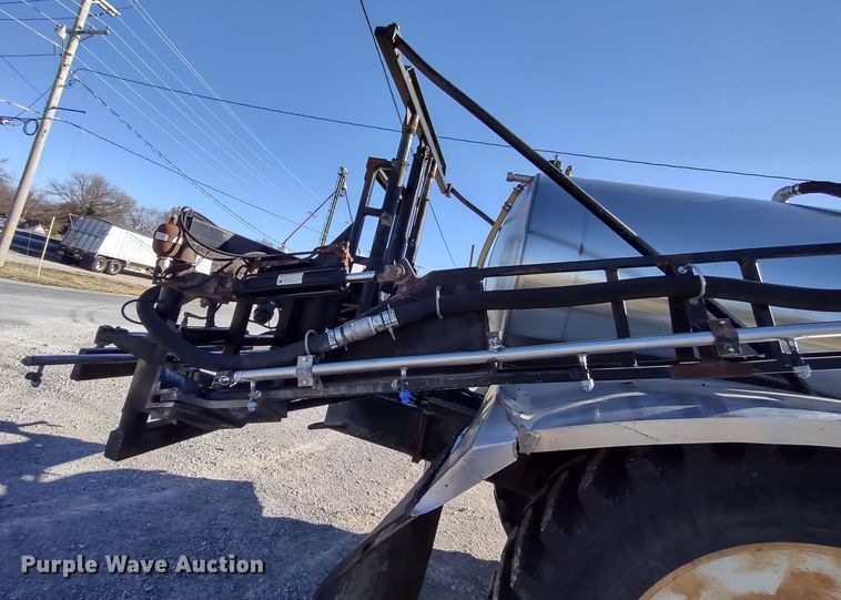 image for item DR8075 1993 Freightliner  applicator truck