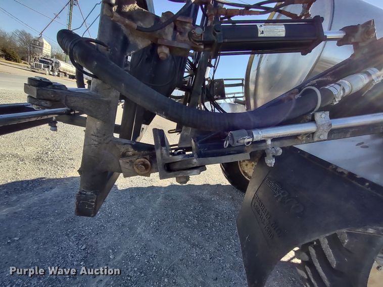 image for item DR8075 1993 Freightliner  applicator truck