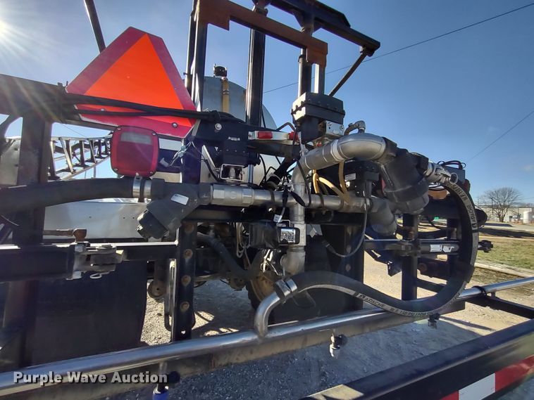 image for item DR8075 1993 Freightliner  applicator truck