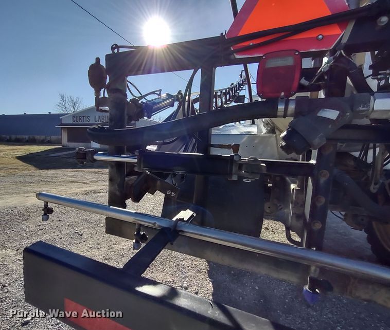 image for item DR8075 1993 Freightliner  applicator truck