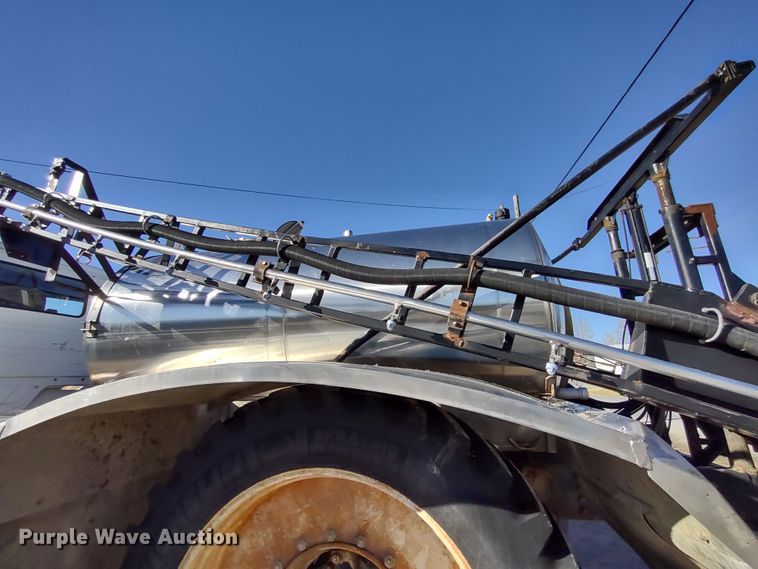 image for item DR8075 1993 Freightliner  applicator truck