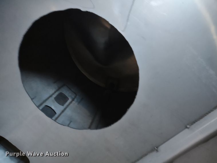 image for item DR8075 1993 Freightliner  applicator truck