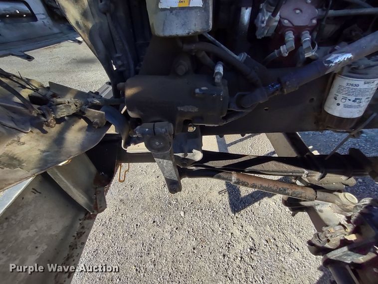 image for item DR8075 1993 Freightliner  applicator truck