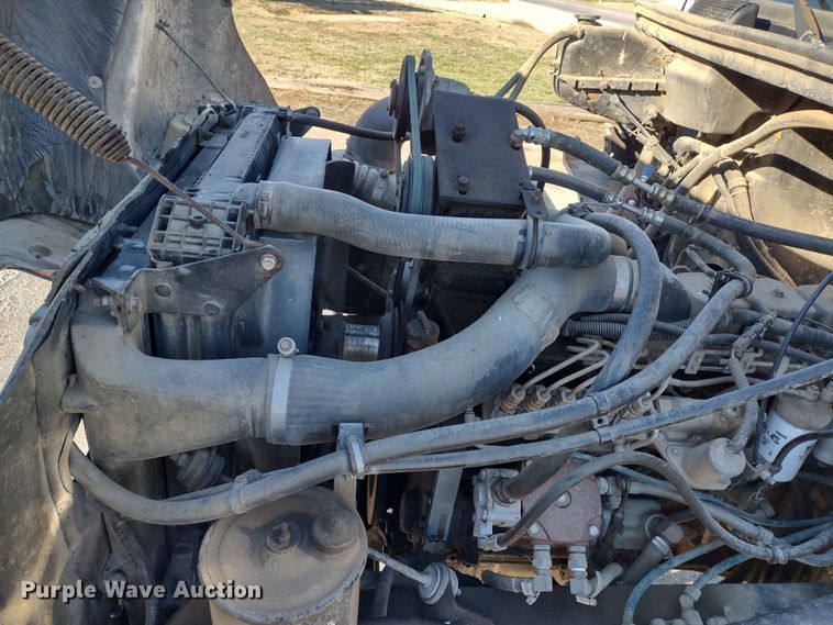 image for item DR8075 1993 Freightliner  applicator truck