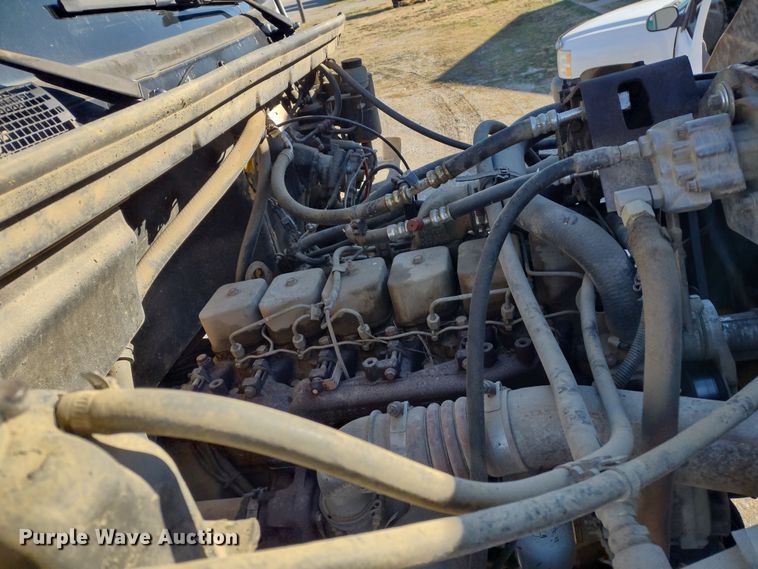 image for item DR8075 1993 Freightliner  applicator truck