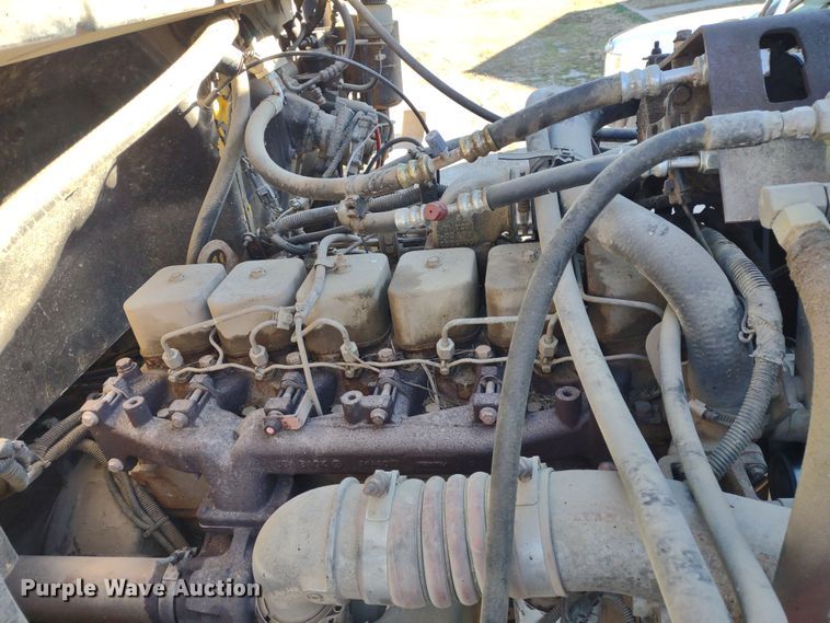 image for item DR8075 1993 Freightliner  applicator truck