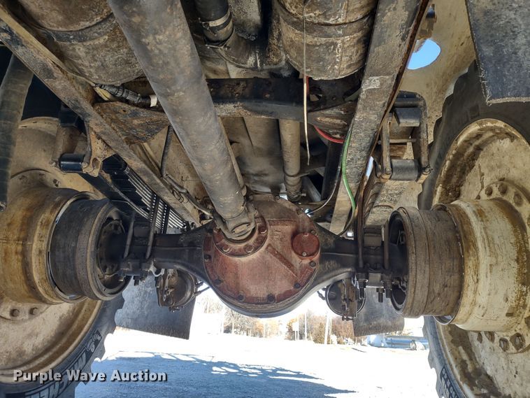 image for item DR8075 1993 Freightliner  applicator truck