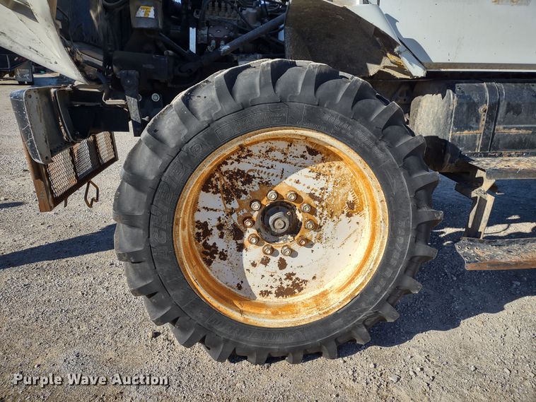 image for item DR8075 1993 Freightliner  applicator truck