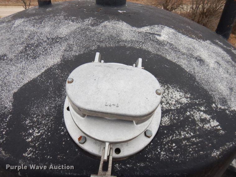 image for item DR8076 (4) Reddiglass Inc oilfield tanks