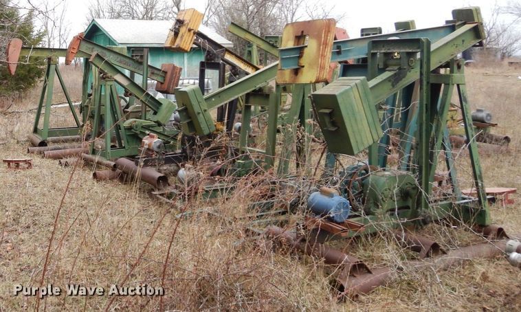 image for item DR8077 (13) pump jacks