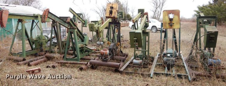 image for item DR8077 (13) pump jacks