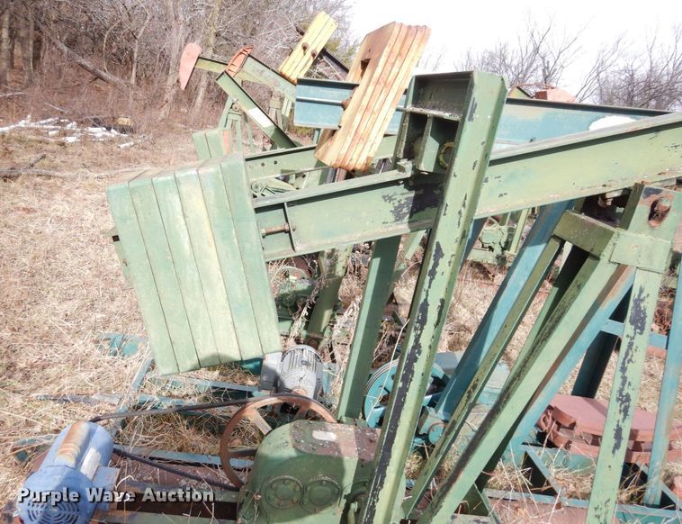 image for item DR8077 (13) pump jacks