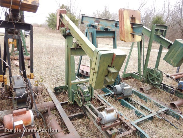 image for item DR8077 (13) pump jacks