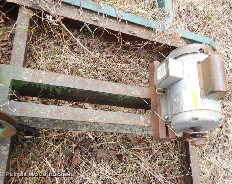 image for item DR8077 (13) pump jacks