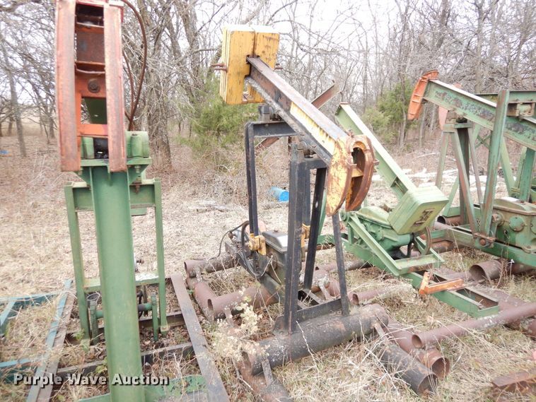 image for item DR8077 (13) pump jacks