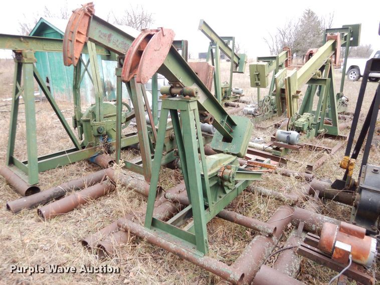 image for item DR8077 (13) pump jacks