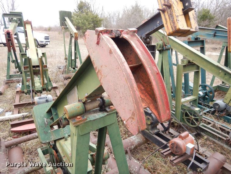 image for item DR8077 (13) pump jacks