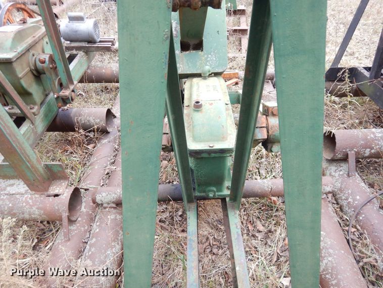 image for item DR8077 (13) pump jacks