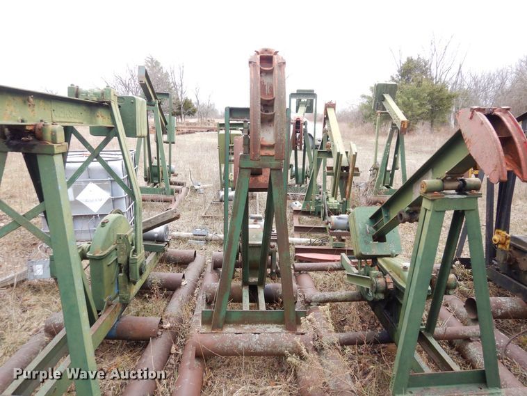 image for item DR8077 (13) pump jacks