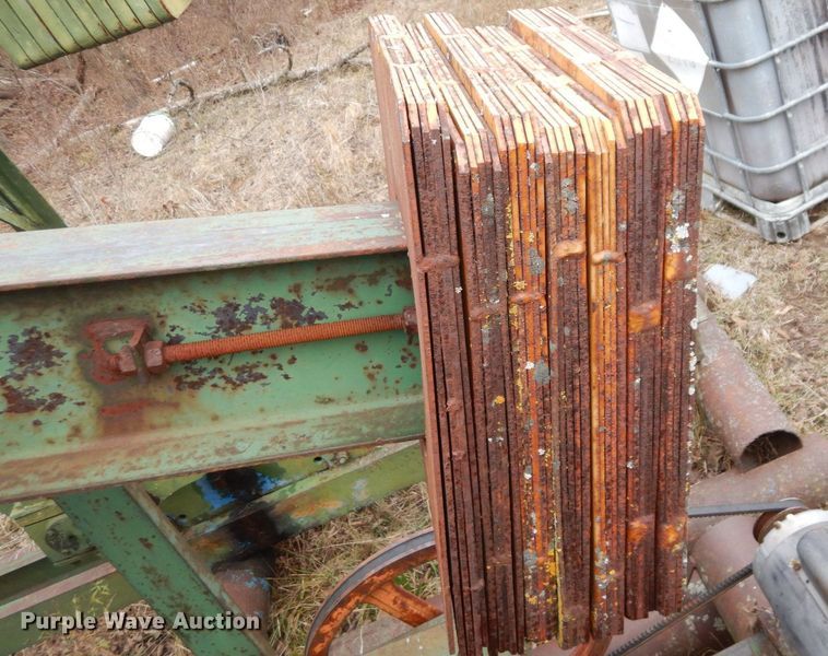 image for item DR8077 (13) pump jacks