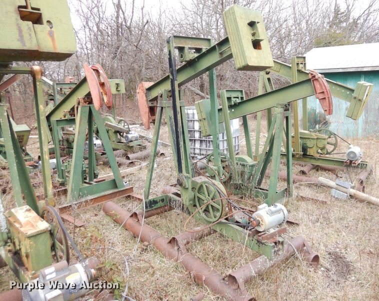 image for item DR8077 (13) pump jacks