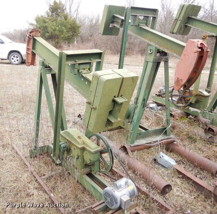 image for item DR8077 (13) pump jacks