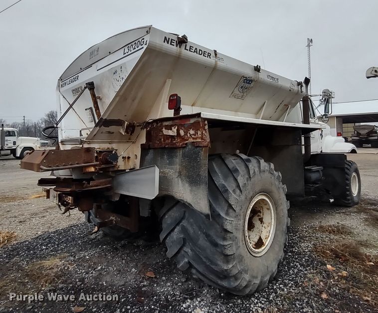 image for item DR8083 1998 International 2554  applicator truck