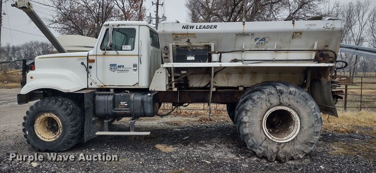 image for item DR8083 1998 International 2554  applicator truck