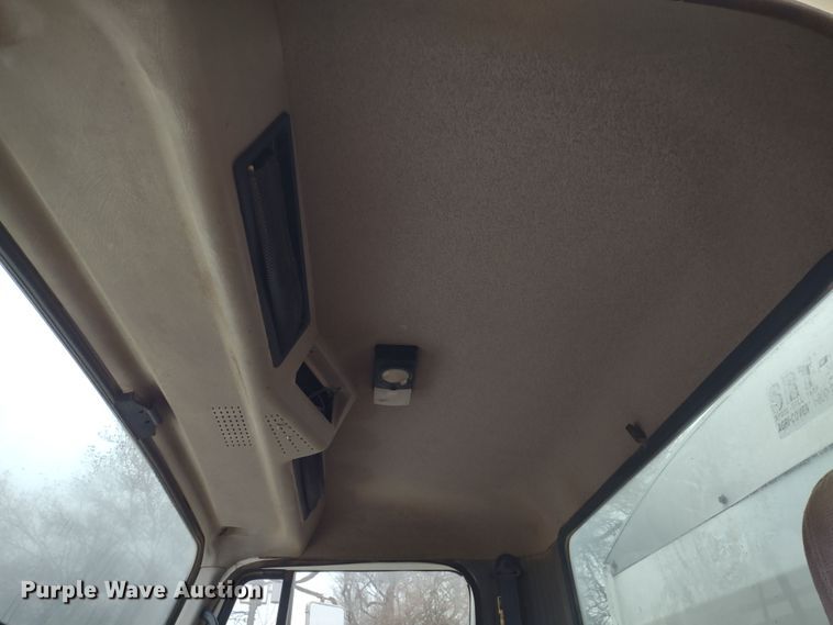 image for item DR8083 1998 International 2554  applicator truck