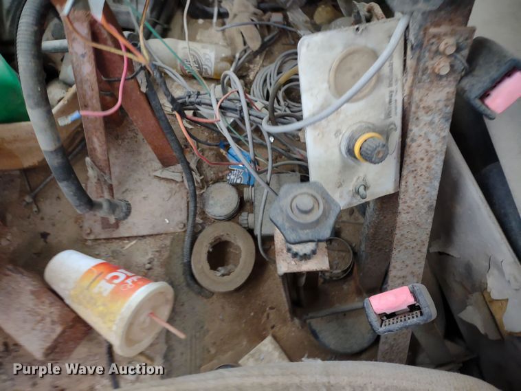 image for item DR8083 1998 International 2554  applicator truck