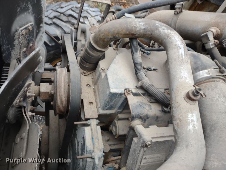 image for item DR8083 1998 International 2554  applicator truck