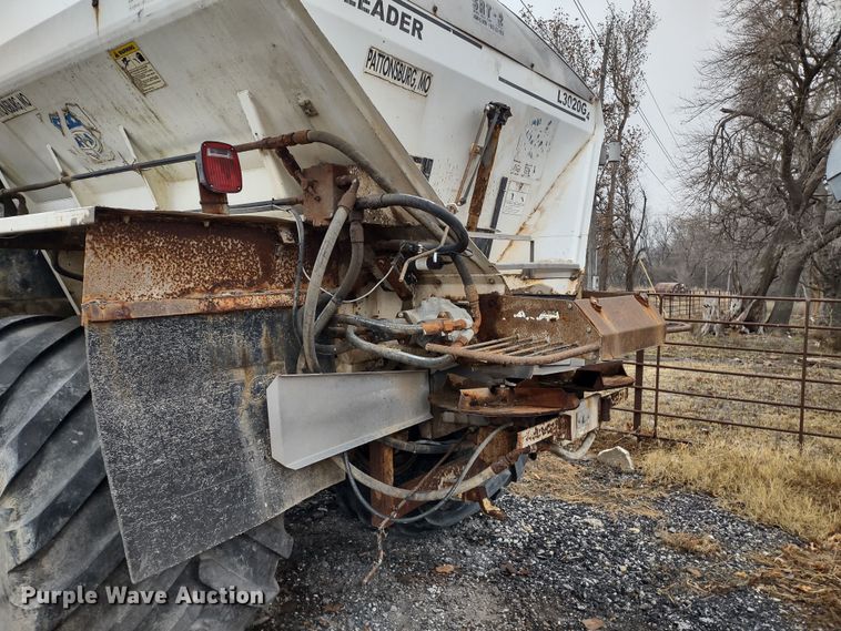 image for item DR8083 1998 International 2554  applicator truck