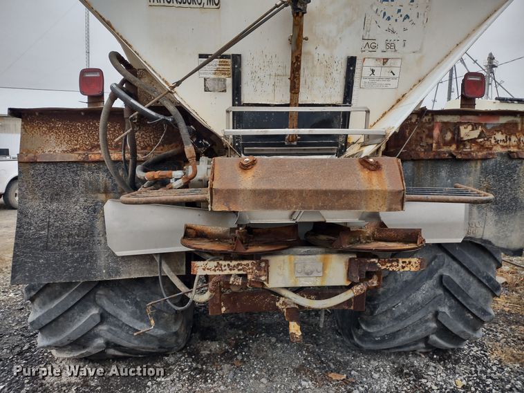 image for item DR8083 1998 International 2554  applicator truck