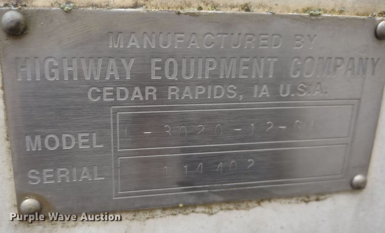 image for item DR8083 1998 International 2554  applicator truck