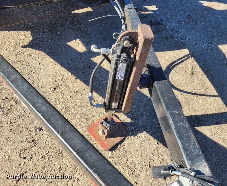 image for item FC9200 2013 J&M 375ST  seed tender trailer