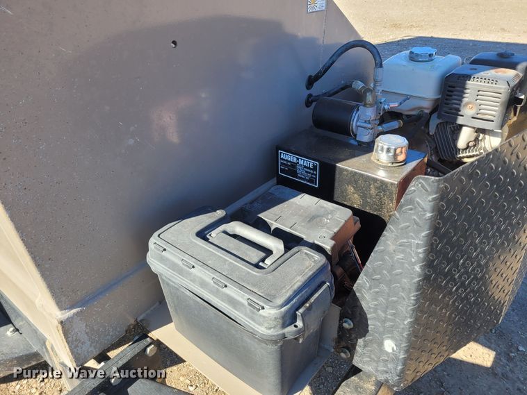 image for item FC9200 2013 J&M 375ST  seed tender trailer