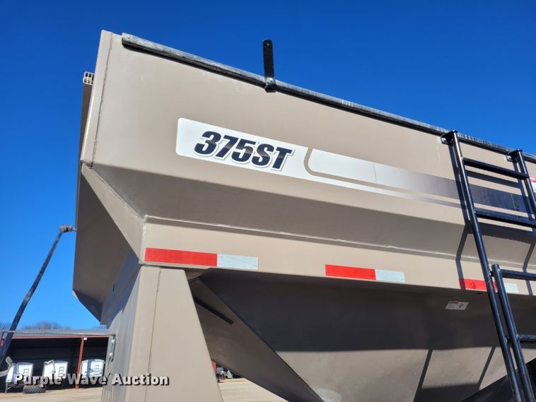 image for item FC9200 2013 J&M 375ST  seed tender trailer