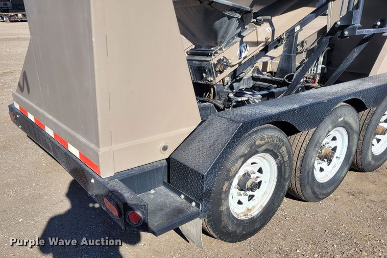 image for item FC9200 2013 J&M 375ST  seed tender trailer