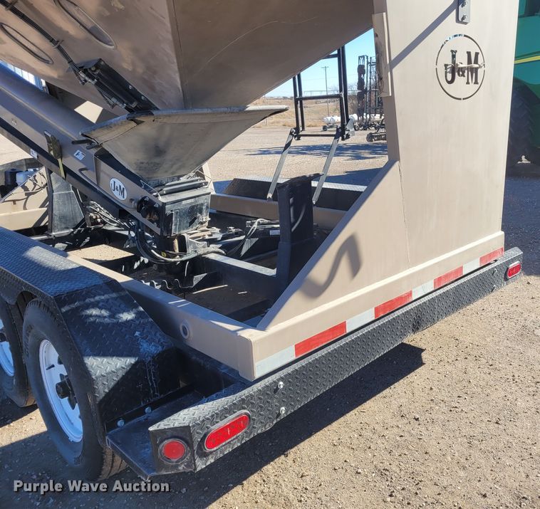 image for item FC9200 2013 J&M 375ST  seed tender trailer