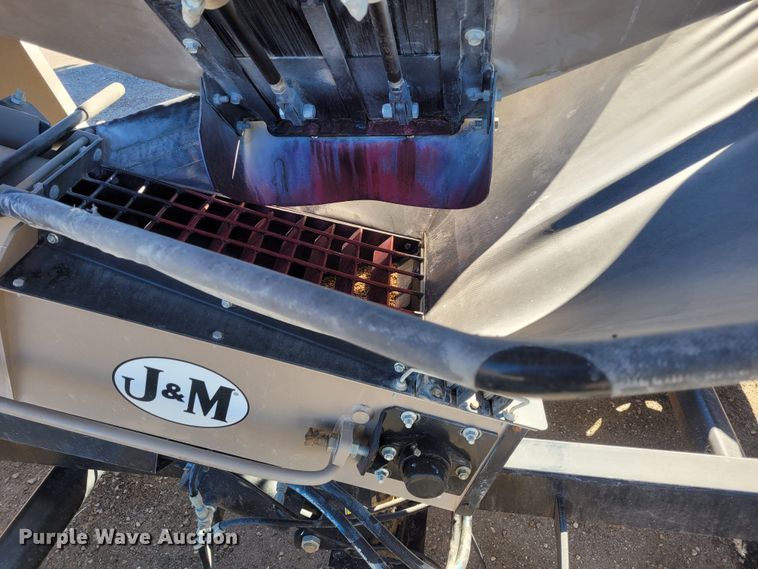 image for item FC9200 2013 J&M 375ST  seed tender trailer