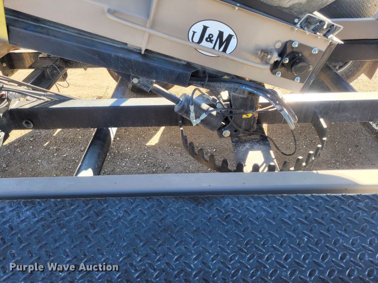 image for item FC9200 2013 J&M 375ST  seed tender trailer