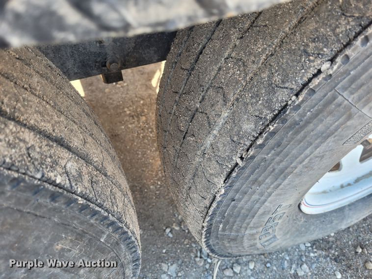 image for item FC9200 2013 J&M 375ST  seed tender trailer